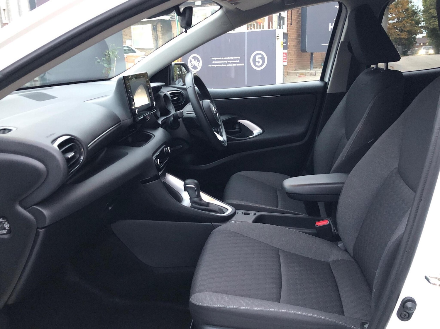 Used Toyota Yaris 2023 for sale - 76474491: Photo 18