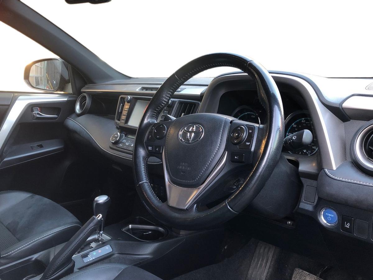 Used Toyota RAV4 2017 for sale - 76716788: Photo 12