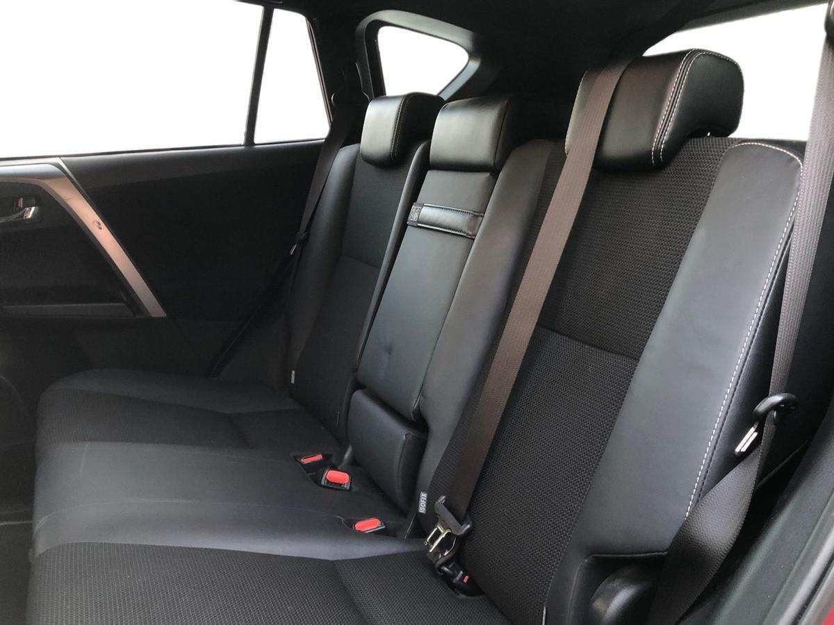 Used Toyota RAV4 2017 for sale - 76716788: Photo 9
