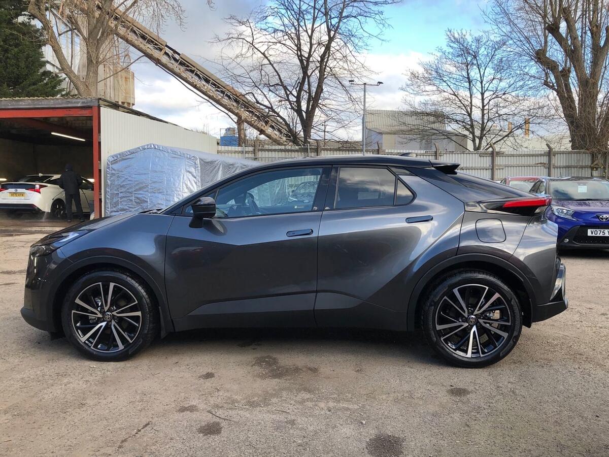 Used Toyota C-HR 2025 for sale - 77052395: Photo 16