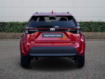 Used Toyota Yaris Cross 2023 for sale - 76800523: Photo