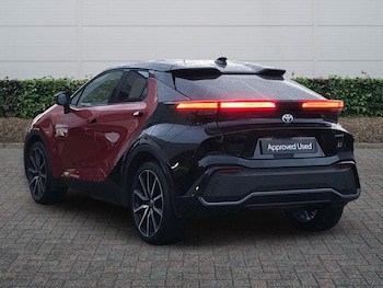 Used Toyota C-HR 2024 for sale - 76800492: Photo