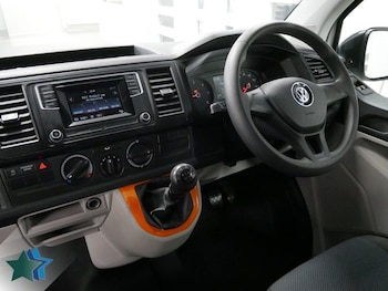 Used Volkswagen Transporter 2016 for sale - 79103248: Photo