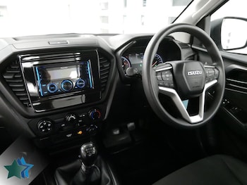 Used Isuzu D-Max 2023 for sale - 79371179: Photo