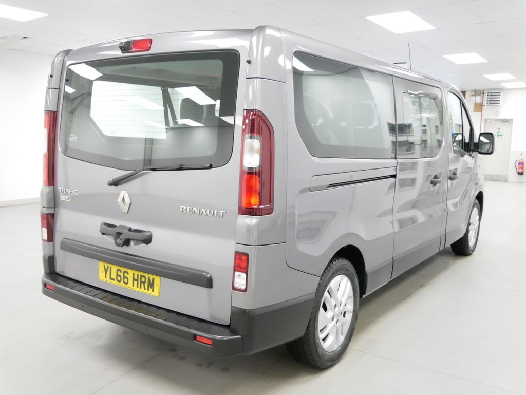 Used Renault Trafic 2017 for sale - 77355790: Photo 2