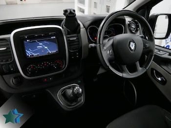 Used Renault Trafic 2017 for sale - 77355790: Photo