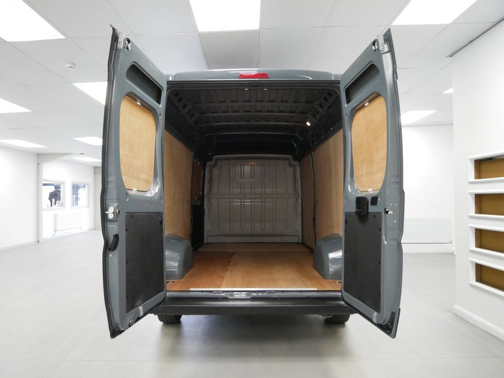 Used Vauxhall Movano 2023 for sale - 77966960: Photo 2