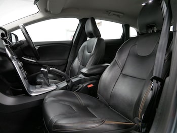 Used Volvo V40 2017 for sale - 76333952: Photo