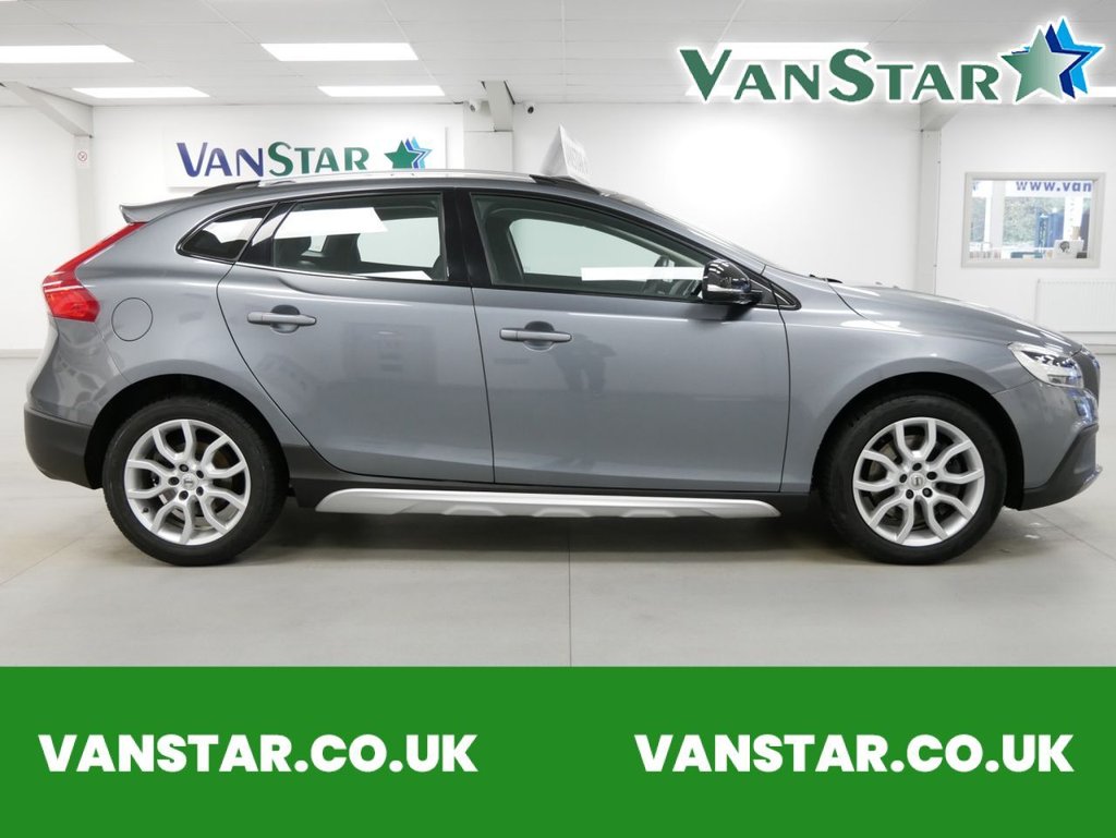 Used Volvo V40 2017 for sale - 76333952: Photo 3