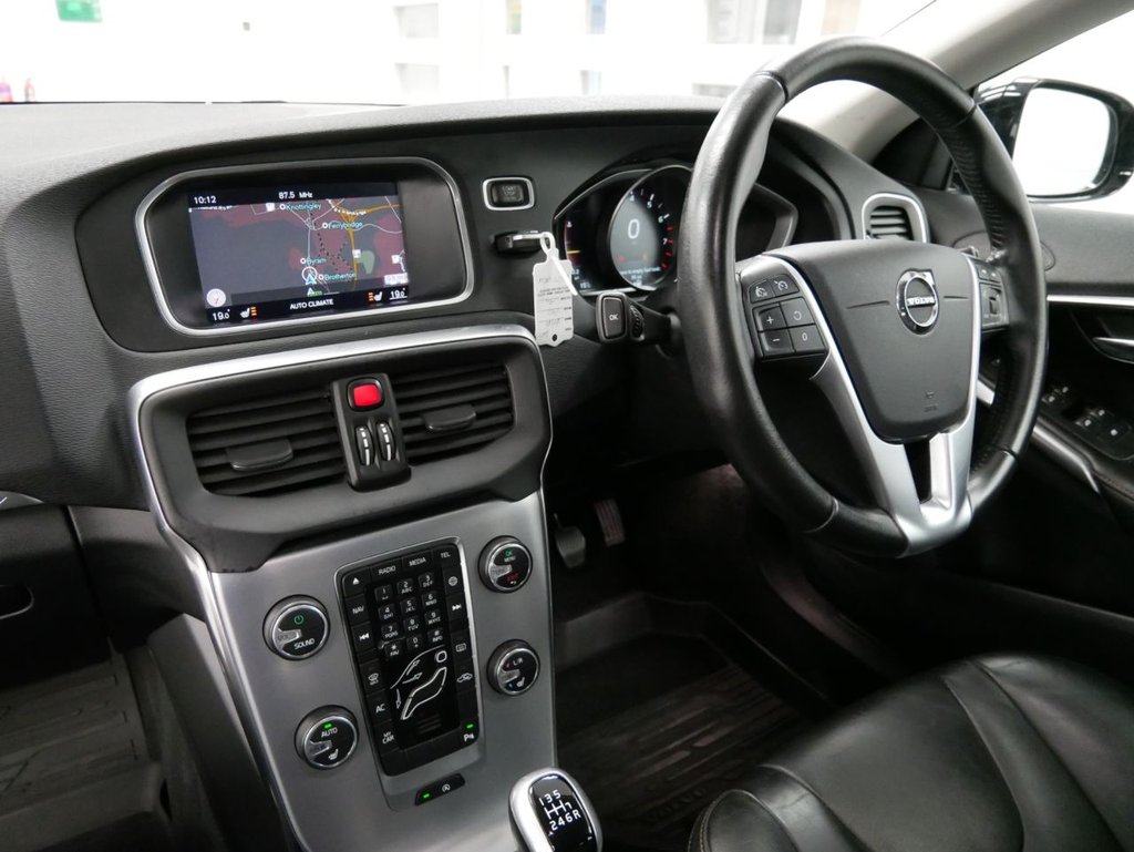Used Volvo V40 2017 for sale - 76333952: Photo 4