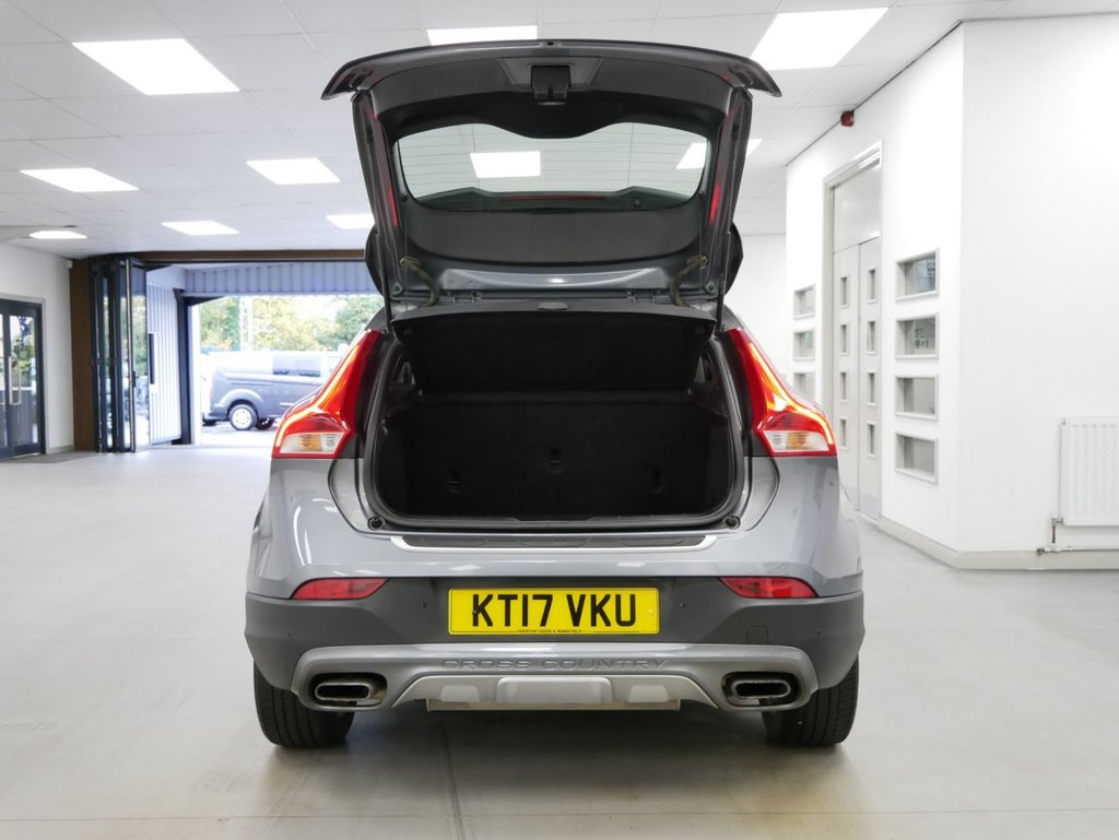 Used Volvo V40 2017 for sale - 76333952: Photo 6