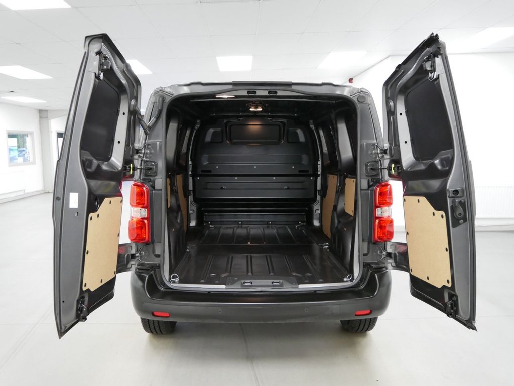 Used Vauxhall Vivaro 2023 for sale - 76279692: Photo 4