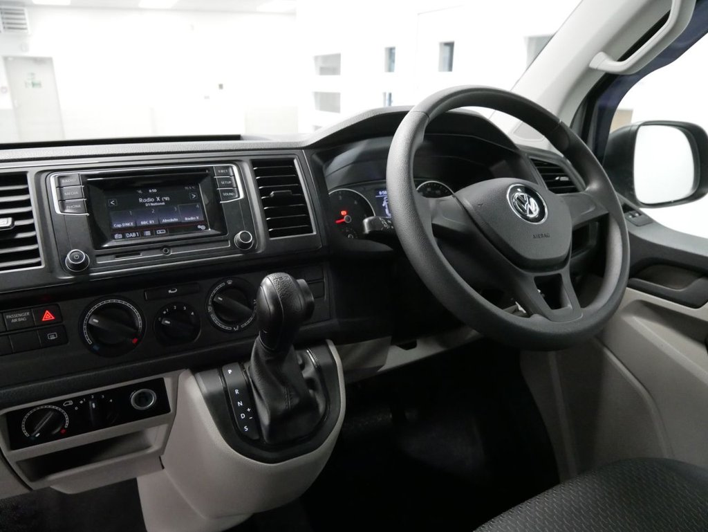 Used Volkswagen Transporter Shuttle 2018 for sale - 77967054: Photo 2