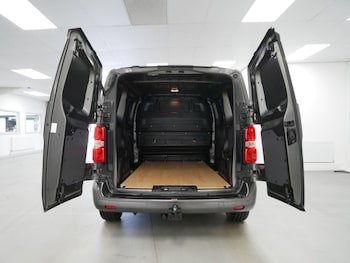 Used Vauxhall Vivaro 2023 for sale - 78468450: Photo