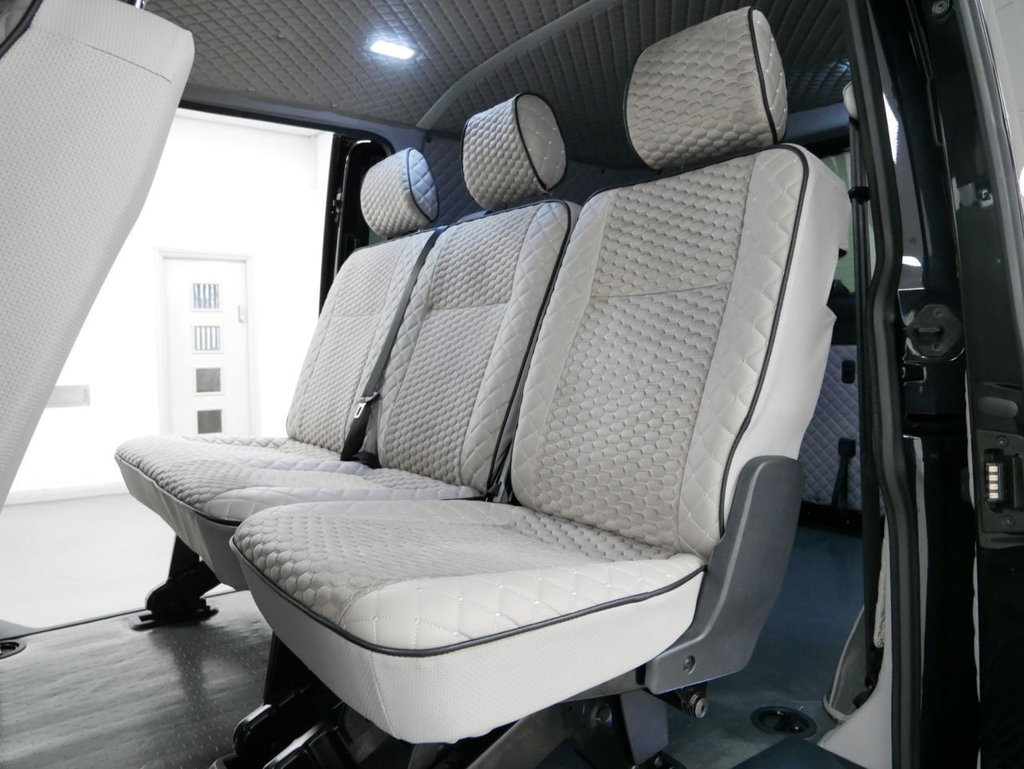 Used Volkswagen Transporter 2023 for sale - 76783362: Photo 2