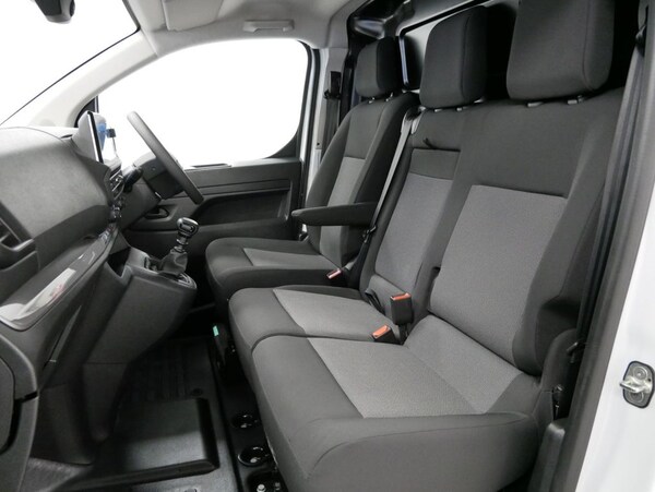 Used Vauxhall Vivaro 2024 for sale - 76203485: Photo 5
