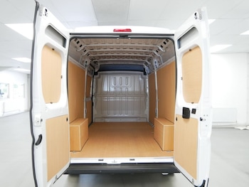 Used Peugeot Boxer 2023 for sale - 75503100: Photo