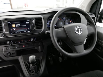 Used Vauxhall Vivaro 2023 for sale - 76202474: Photo 3