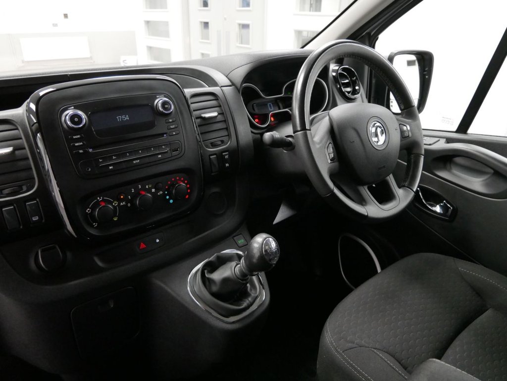 Used Vauxhall Vivaro 2017 for sale - 76617398: Photo 5