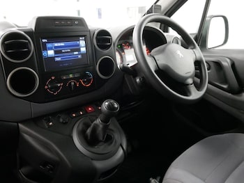 Used Peugeot Partner 2016 for sale - 77593760: Photo