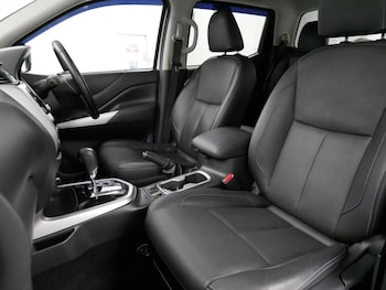 Used Nissan Navara 2019 for sale - 76080454: Photo