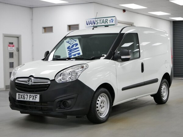 Used Vauxhall Combo 2017 for sale - 76303774: Photo 2