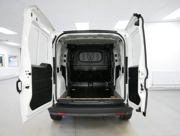 Used Vauxhall Combo 2017 for sale - 76303774: Photo 4