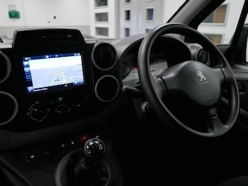 Used Peugeot Partner 2018 for sale - 75974579: Photo