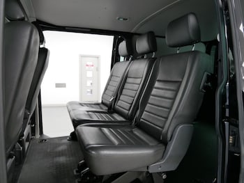 Used Volkswagen Transporter 2018 for sale - 75548812: Photo