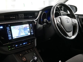 Used Toyota Auris 2017 for sale - 77231987: Photo