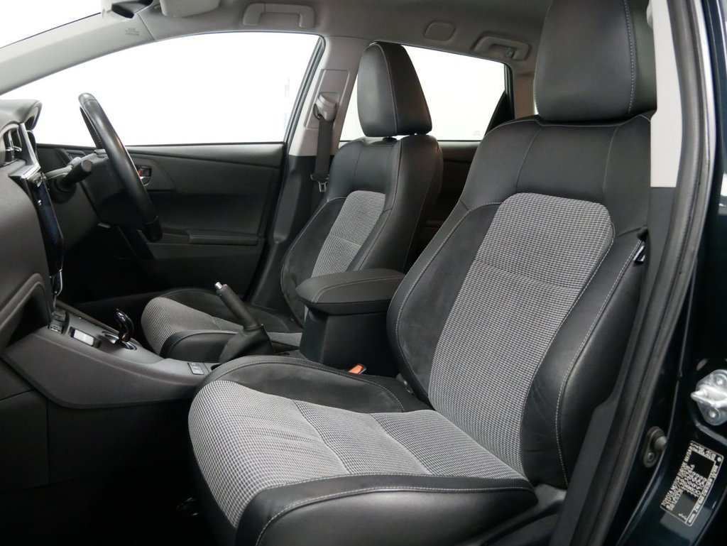 Used Toyota Auris 2017 for sale - 77231987: Photo 3