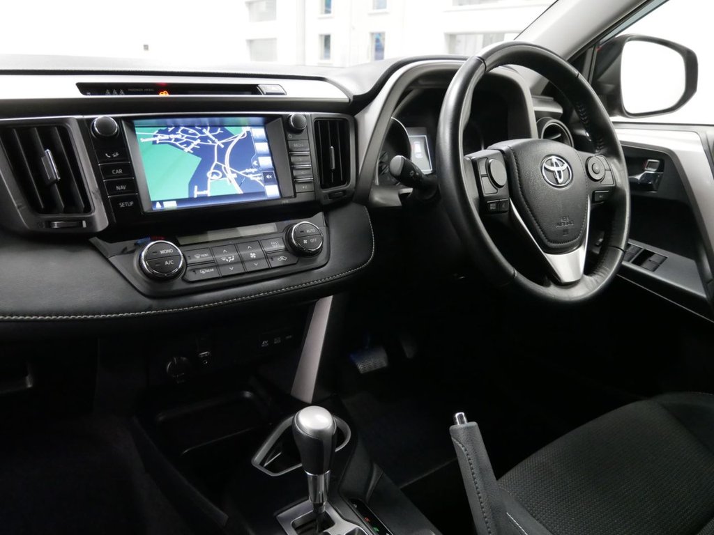 Used Toyota RAV4 2018 for sale - 77293152: Photo 2