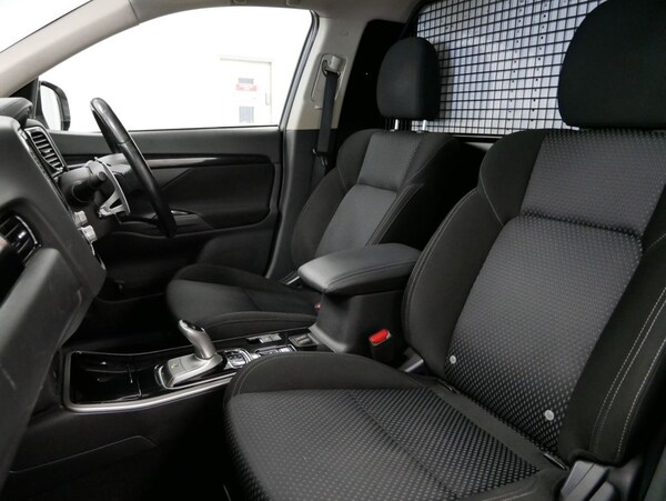 Used Mitsubishi Outlander 2020 for sale - 74756223: Photo 4