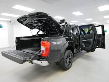 Used Nissan Navara 2018 for sale - 76356110: Photo