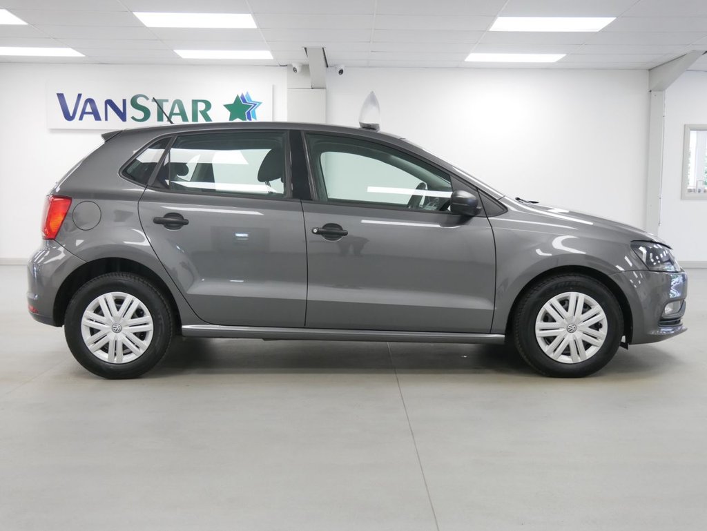 Used Volkswagen Polo 2017 for sale - 77171675: Photo 2