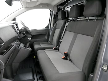 Used Vauxhall Vivaro 2023 for sale - 76223616: Photo 3