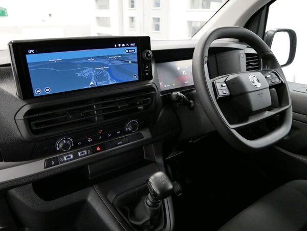 Used Vauxhall Vivaro 2024 for sale - 76132120: Photo 3