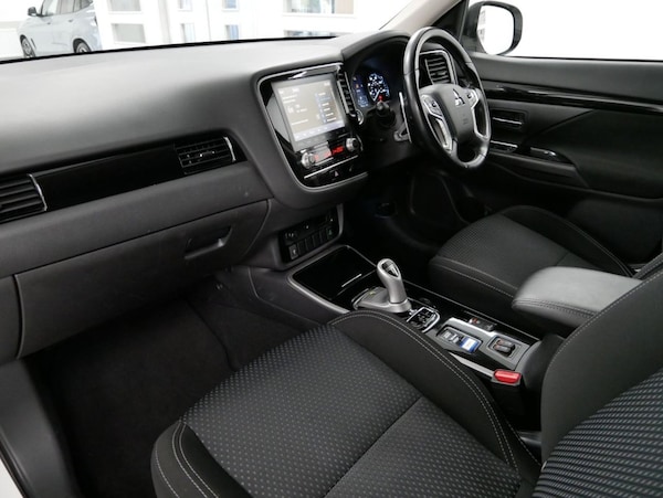 Used Mitsubishi Outlander 2020 for sale - 74410835: Photo 3