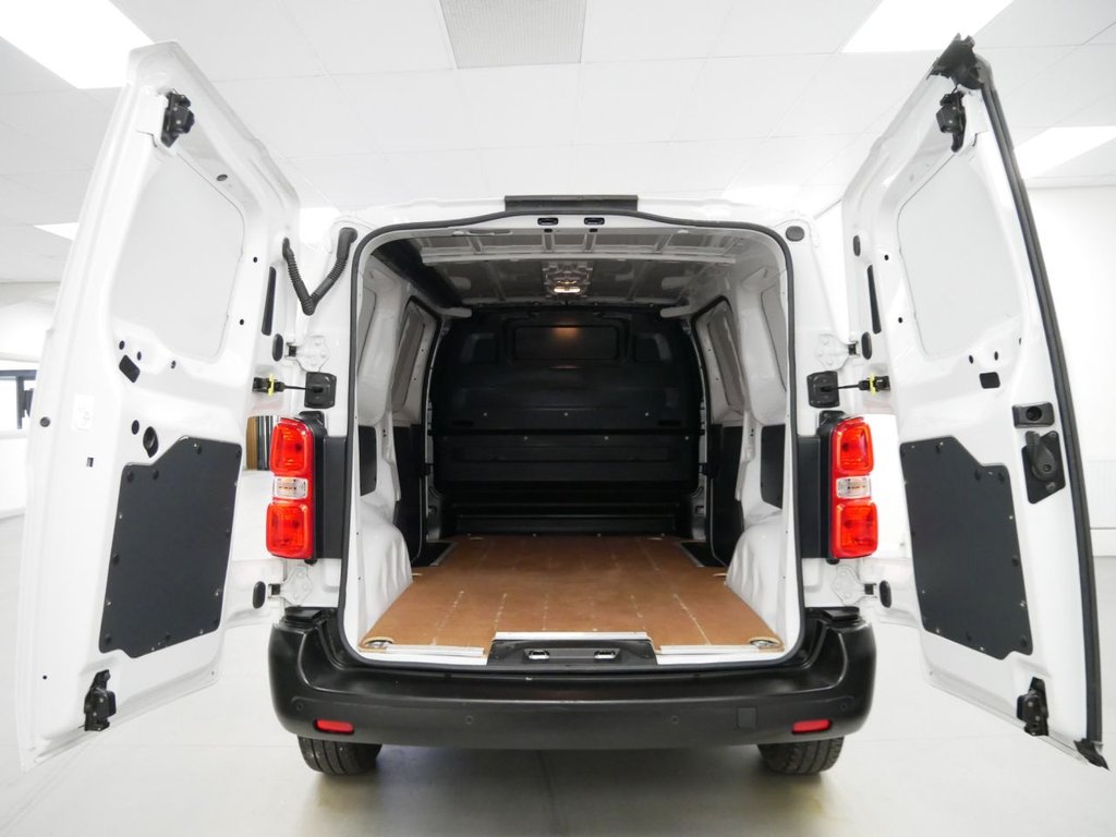 Used Vauxhall Vivaro 2022 for sale - 77231895: Photo 4