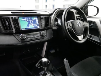 Used Toyota RAV4 2018 for sale - 76783668: Photo