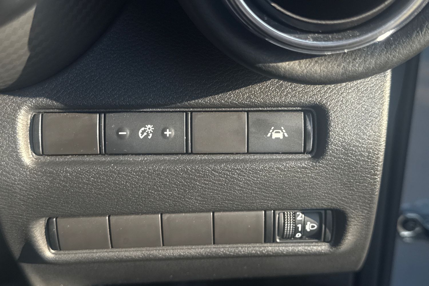 Used Nissan Juke 2023 for sale - 78009107: Photo 30