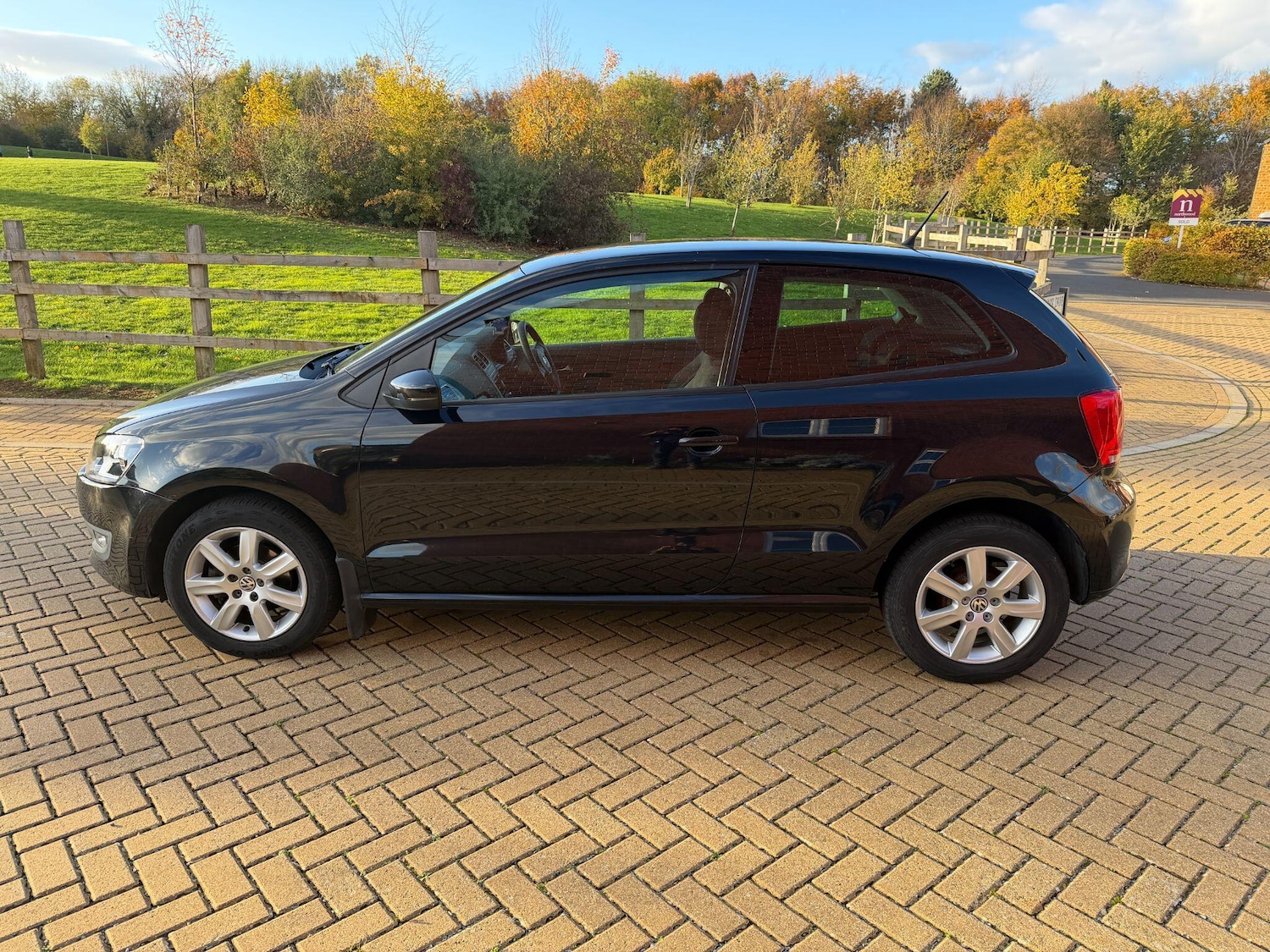 Used Volkswagen Polo 2011 for sale - 76399305: Photo 11