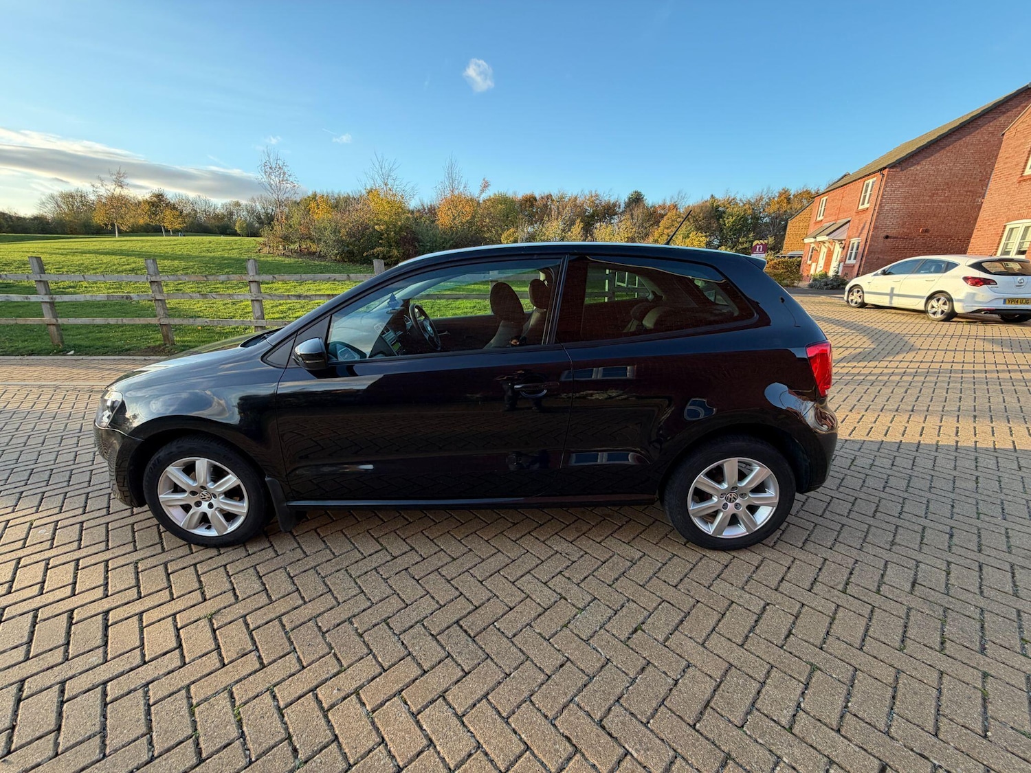 Used Volkswagen Polo 2011 for sale - 76399305: Photo 12