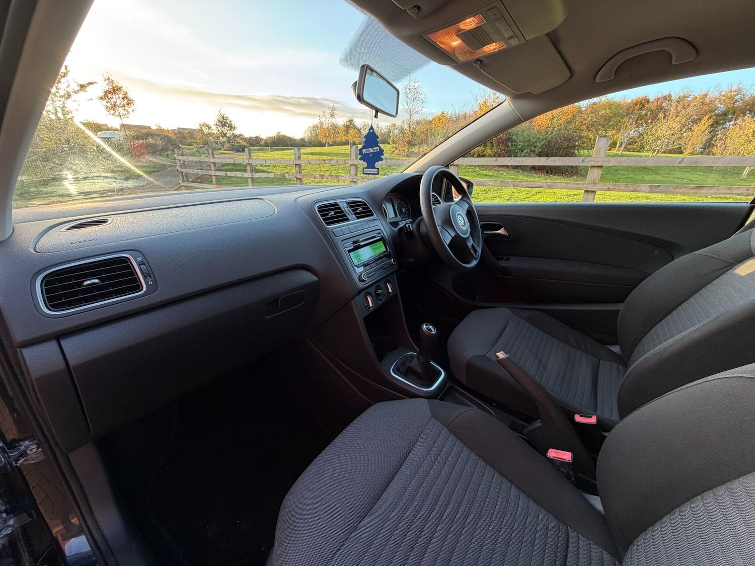 Used Volkswagen Polo 2011 for sale - 76399305: Photo 23