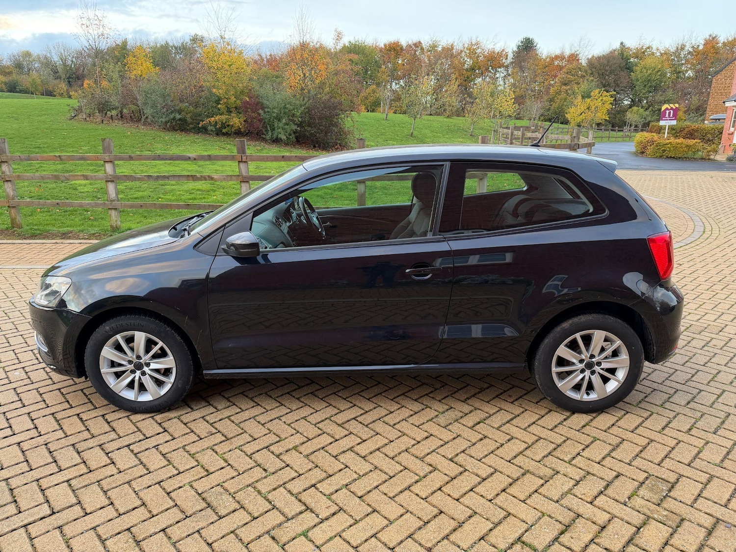 Used Volkswagen Polo 2015 for sale - 76409043: Photo 13