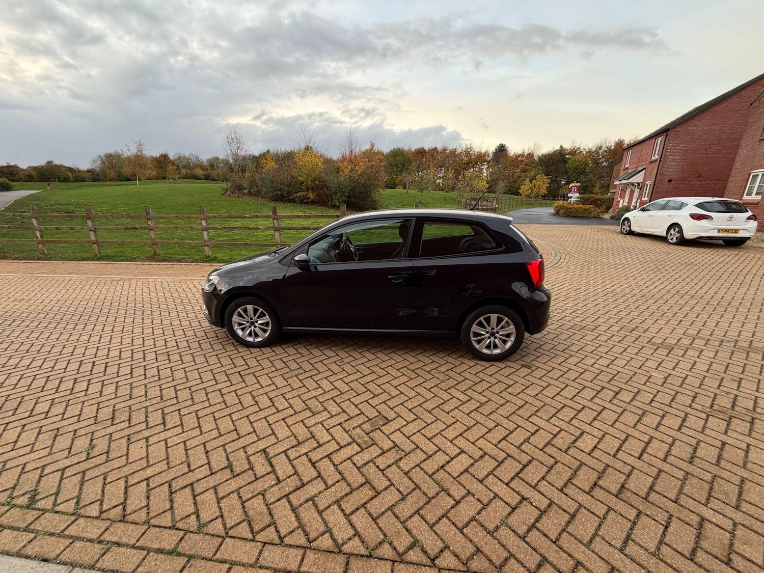Used Volkswagen Polo 2015 for sale - 76409043: Photo 14