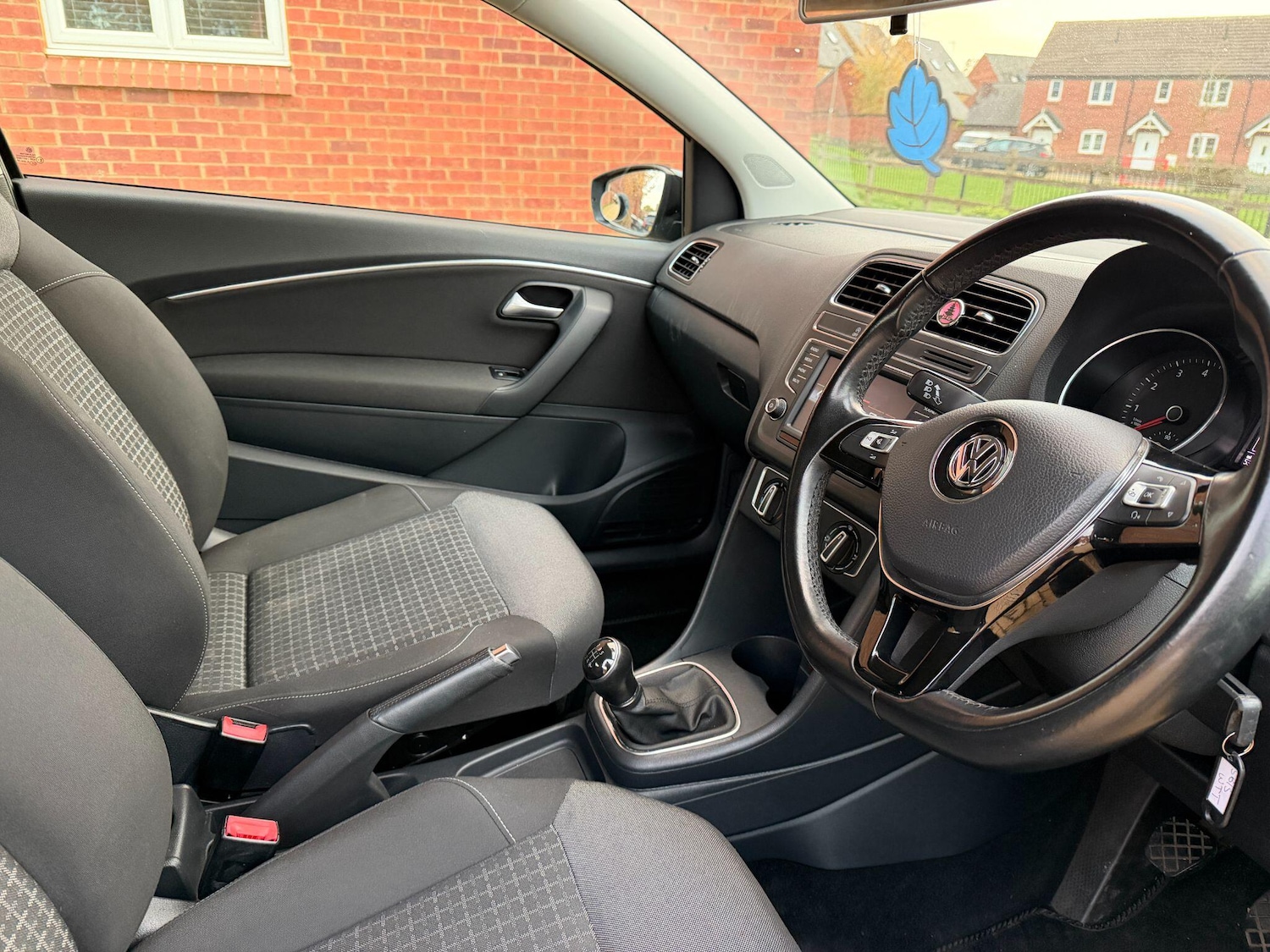 Used Volkswagen Polo 2015 for sale - 76409043: Photo 24