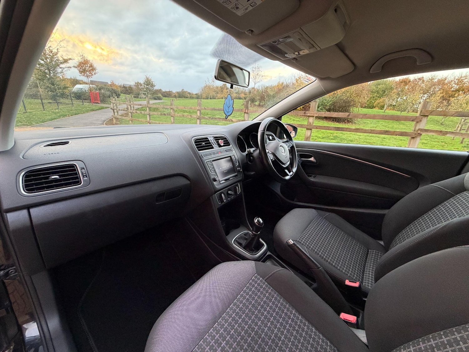 Used Volkswagen Polo 2015 for sale - 76409043: Photo 27