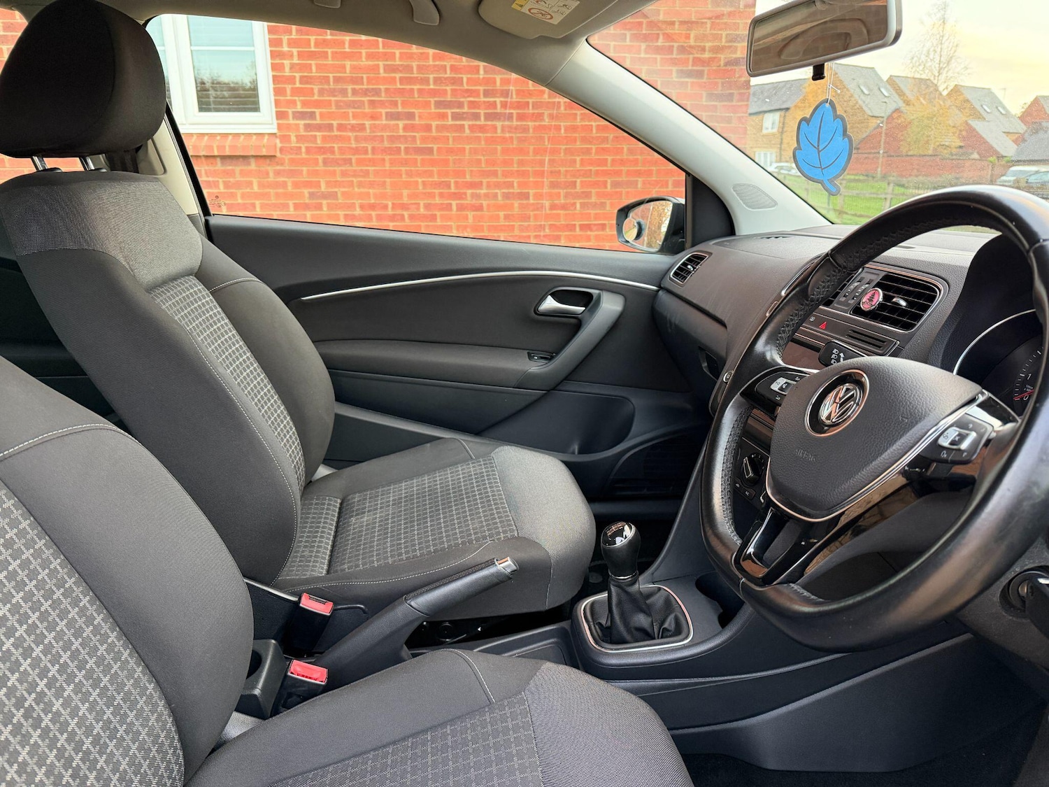 Used Volkswagen Polo 2015 for sale - 76409043: Photo 28