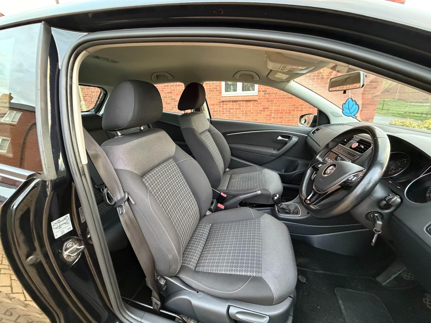 Used Volkswagen Polo 2015 for sale - 76409043: Photo 29